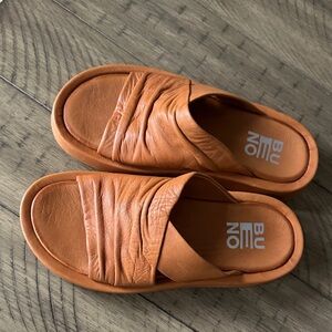 Bueno Vibrant Orange Slide Sandals